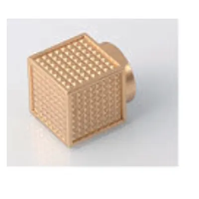Chai nước hoa thủy tinh đỏ cắt kim cương nắp vàng – ảnh 6