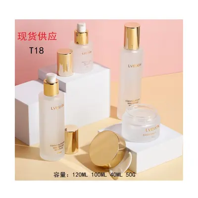 Bộ chai + hũ thủy tinh trắng mờ nắp vàng T18 – mã NXG0483