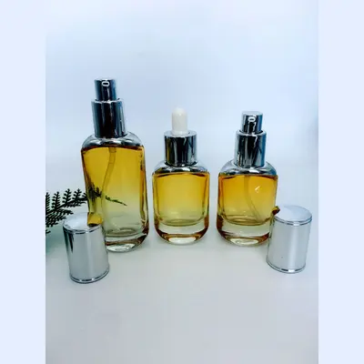 Bộ chai xịt thủy tinh + hũ kem vàng trong nắp bạc 50ml – ảnh 2