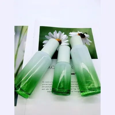 Bộ chai xịt thủy tinh + hũ kem xanh lá chuyển màu 120ml – ảnh 5