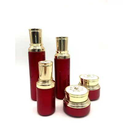 Bộ chai xịt thủy tinh + hũ kem đỏ nắp vàng 120ml – ảnh 4