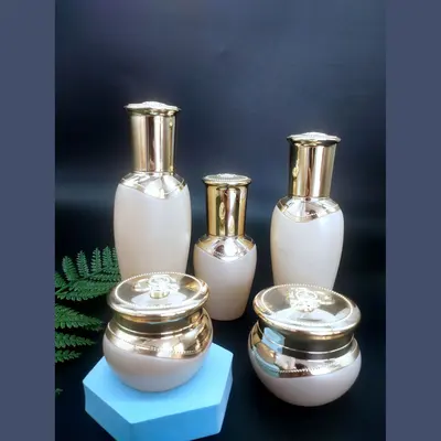 Bộ chai xịt thủy tinh + hũ kem vàng be nắp vàng 120ml – ảnh 2