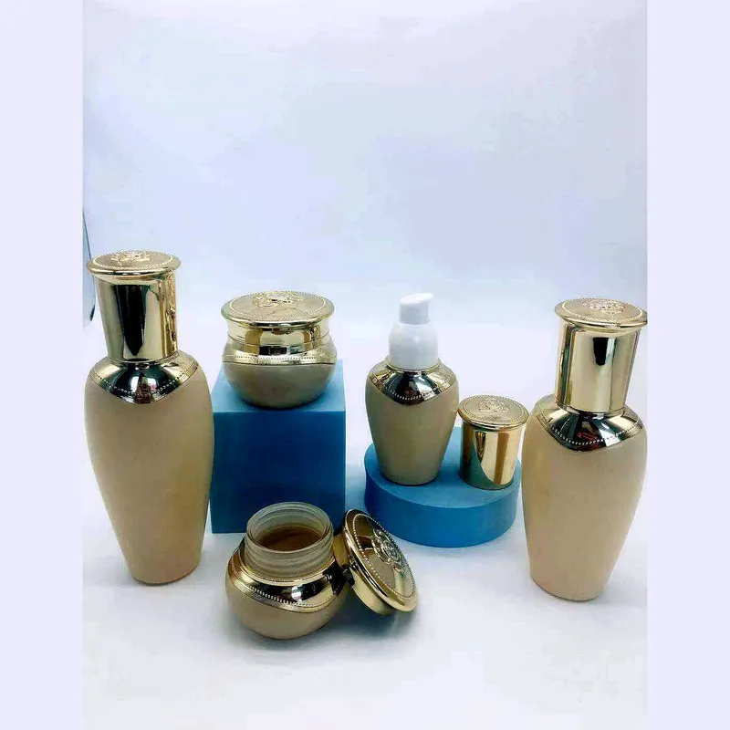Bộ chai xịt thủy tinh + hũ kem vàng be nắp vàng 120ml – mã NXG0641
