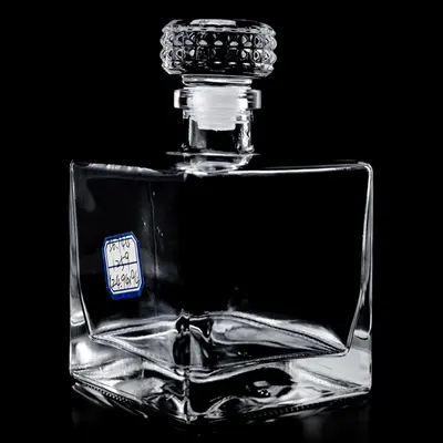 Chai rượu thủy tinh decanter vuông dẹt nút pha lê 500ml – mã NXW0038