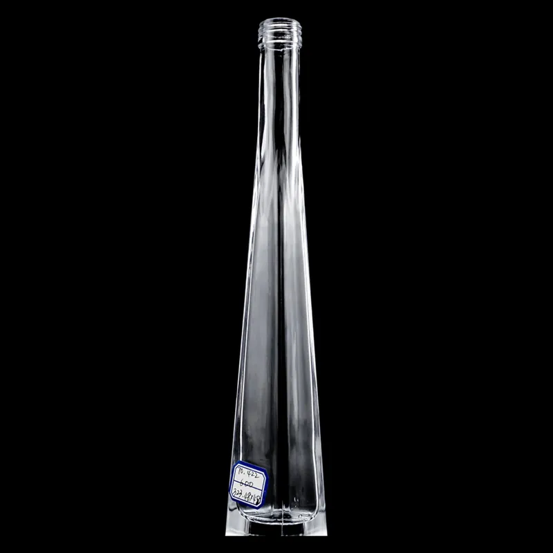 Chai rượu thủy tinh tháp vuông thon 175ml – mã NXW0045